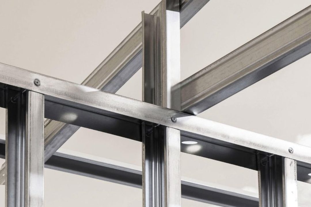 Metal Stud dan Metal Track: Solusi Konstruksi Modern untuk Dinding dan Plafon yang Kokoh